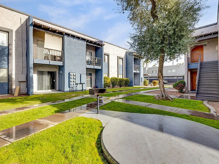 Summers Point - Exterior