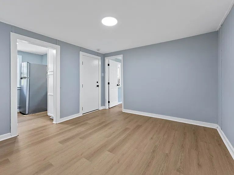 24 Begonia St — Photo 13