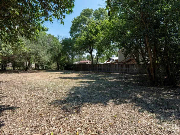 408 East St, Buda, TX 78610