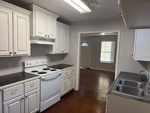 3rd image of 1039 13th St