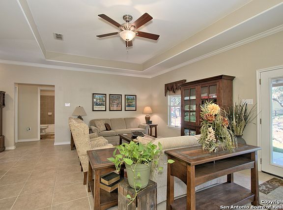 5th image of 111 Rodney Ln
