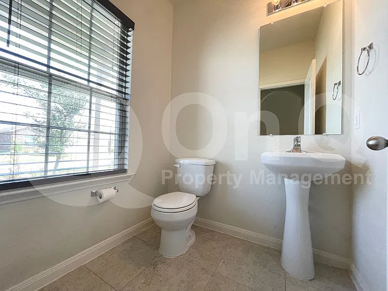 1623 White Mountain Way — Photo 15