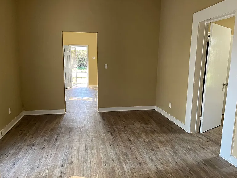 629 Wright St — Photo 5