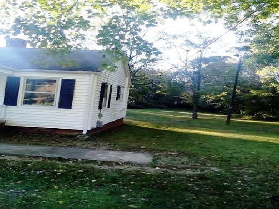 2nd image of 712 2nd St