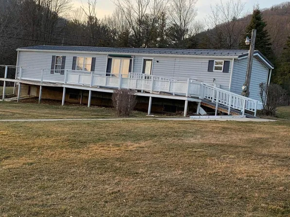 17 Huber St, Loganton, PA 17747