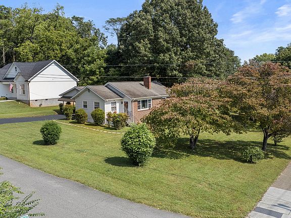 3rd image of 4509 Oriole Dr