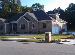 916 Country Club Blvd, Chesapeake, VA 23322