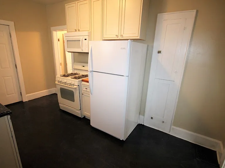 27 E Duncan St — Photo 10