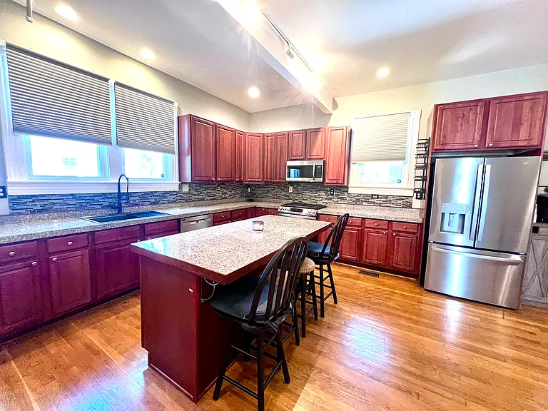 1522 Barron St — Photo 18