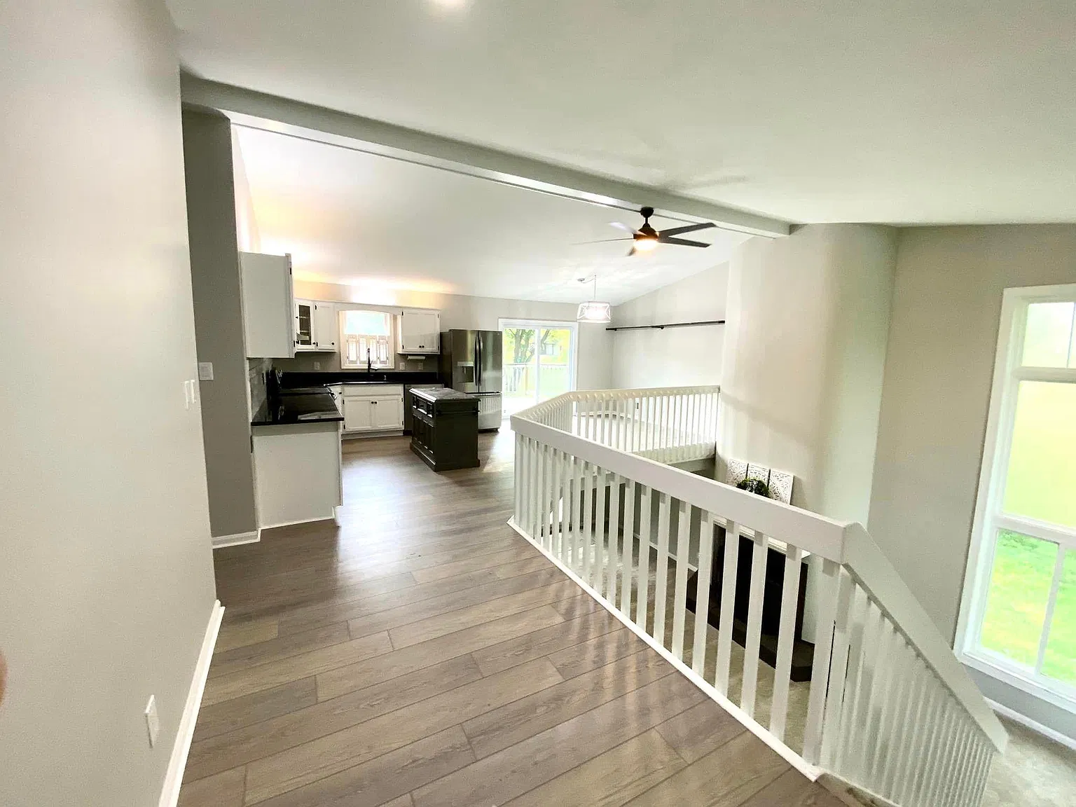 1217 Cliffwood Dr — Photo 2