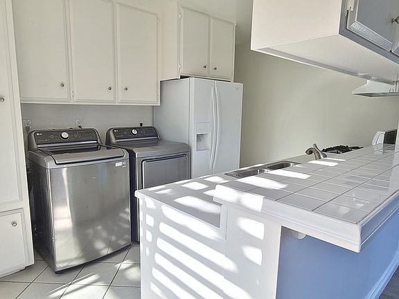 All appliances and Laundry pair included with rent.