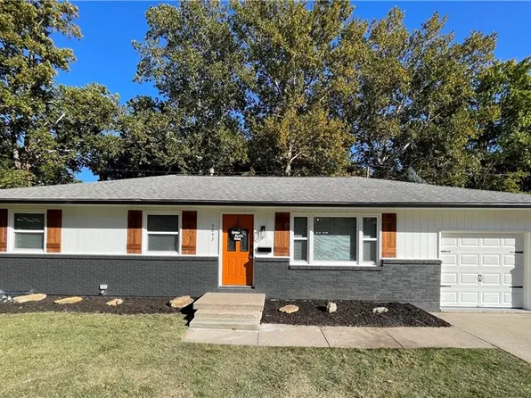 5043 N Woodland Ave, Kansas City, MO 64118