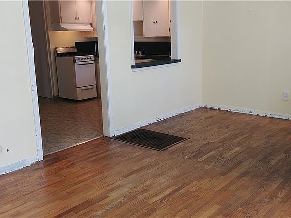 5th image of 1124 1126 Chestnut St SE