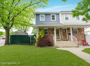 57 Dierauf St, Staten Island, NY 10312