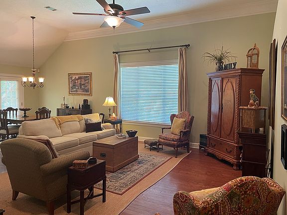 4th image of 721 Thornbrooke Ct