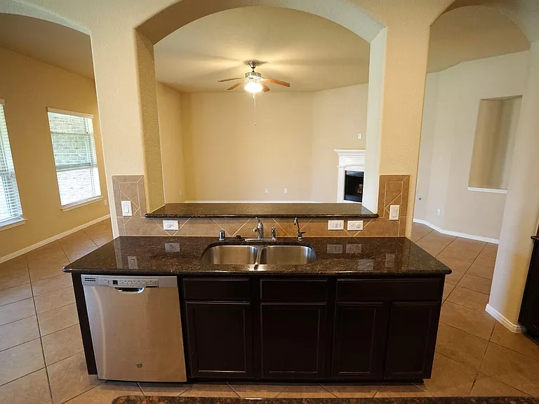 1067 Cedar Lake Ct — Photo 17