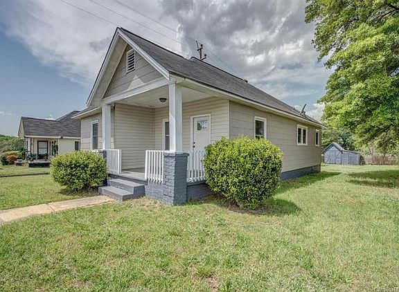3rd image of 1708 E Ozark Ave