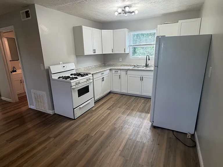 145 Plattner Ave #5 — Photo 3
