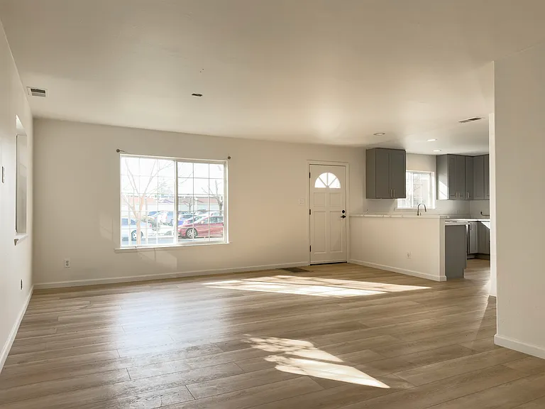 540 W Spain St — Photo 6