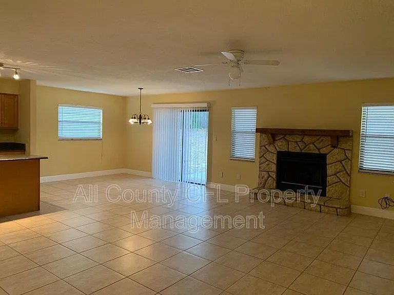 617 Gray Squirrel Ct — Photo 3