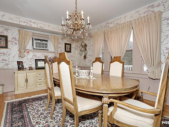 2nd image of 295 Rock Rd