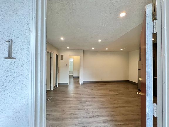 3rd image of 3510 Clarington Ave APT 1