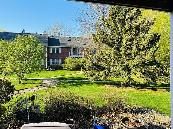 2nd image of 6313 Alderwood Bay APT D