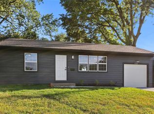 17201 E Swope Ln, Independence, MO 64056