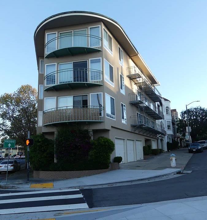 1st image of 3050 Baker St #4