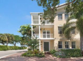 1003 W Heritage Club Cir, Delray Beach, FL 33483
