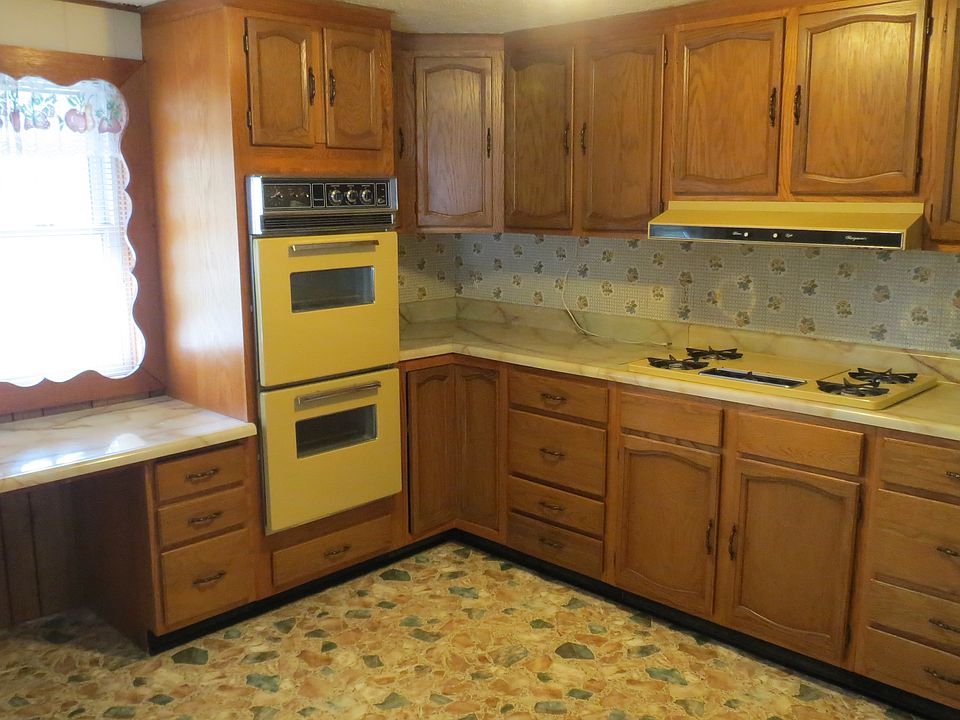 2nd image of 3613 S Main St