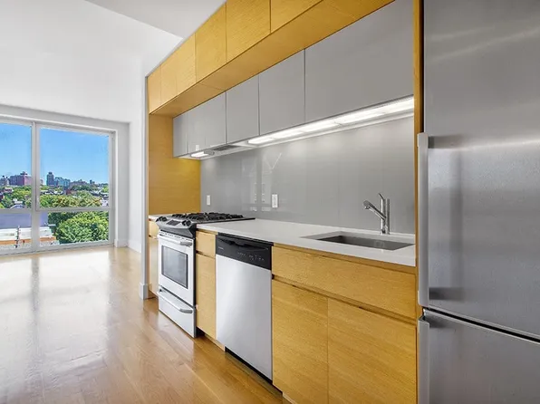 150 Fourth Avenue image 1 of 13