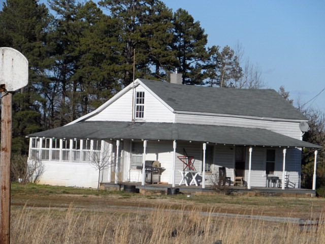 1st image of 3671 Country Club Dr