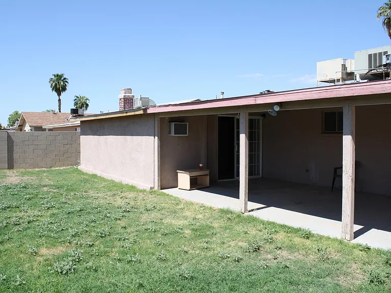 1859 E Florian Ave — Photo 20