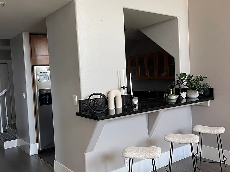 1537 S Wooster St #204 — Photo 3