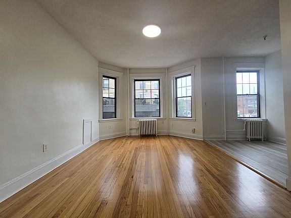 2nd image of 2 Sutherland Rd APT 5