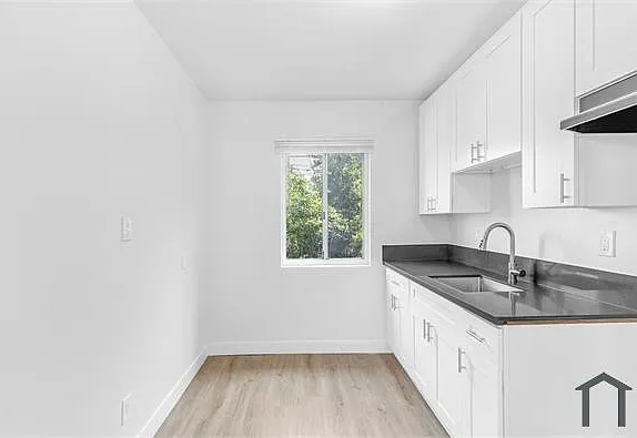 1618 E Vernon Ave #1622-D — Photo 4