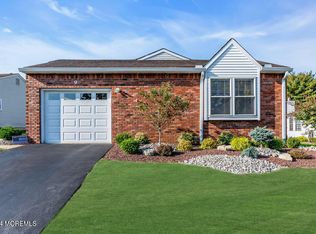 9 Lakeview Dr, Marlboro, NJ 07746