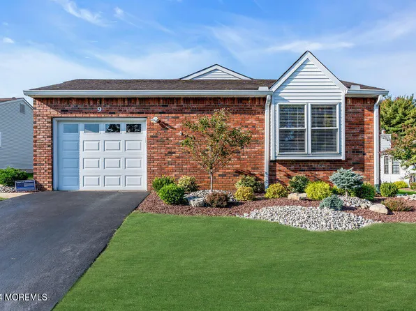 9 Lakeview Drive, Marlboro, NJ 07746