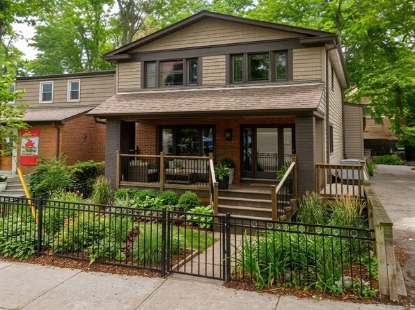 372 Victoria Park Ave, Toronto, ON M4E 3S8