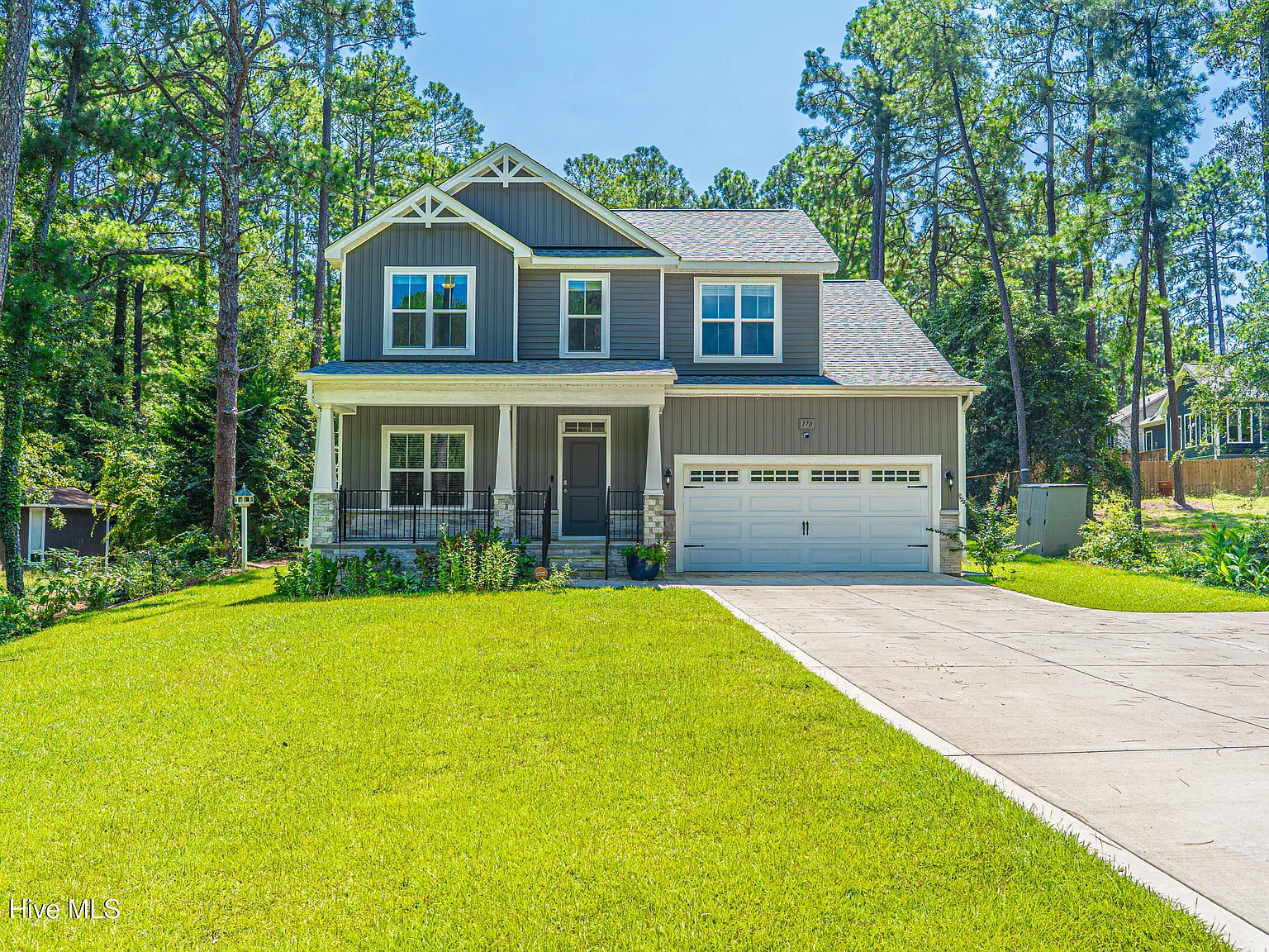 4 bed, 2.5 bath, 2353 sqft, $3,000 — Photo 1
