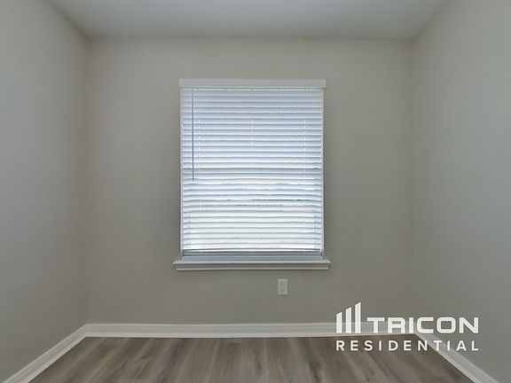 4th image of 106 Highland St
