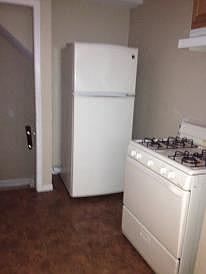 8313 STOVE N FRIDGE