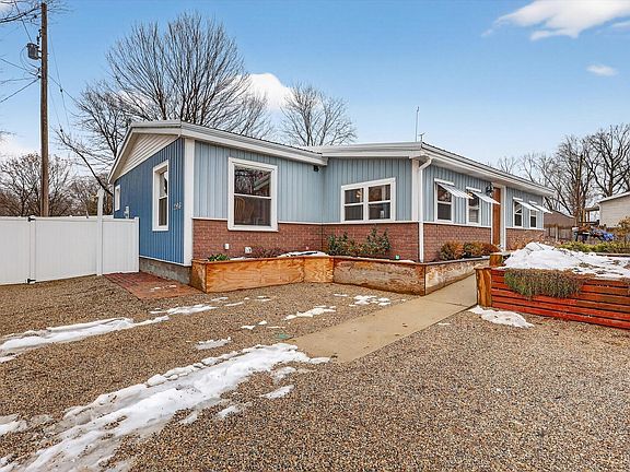 2nd image of 1296 Charlton Dr