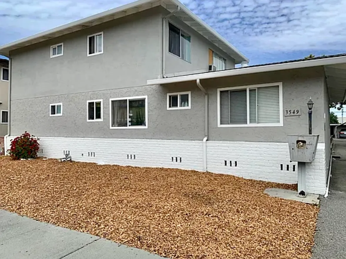 2 bed, $2,695 — Photo 1