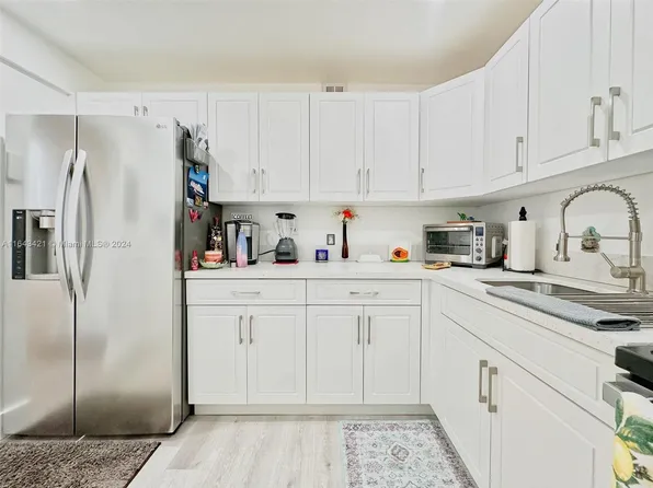 14180 SW 84th St APT 509-G, Miami, FL 33183