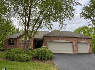 851 Woodland Dr, Antioch, IL