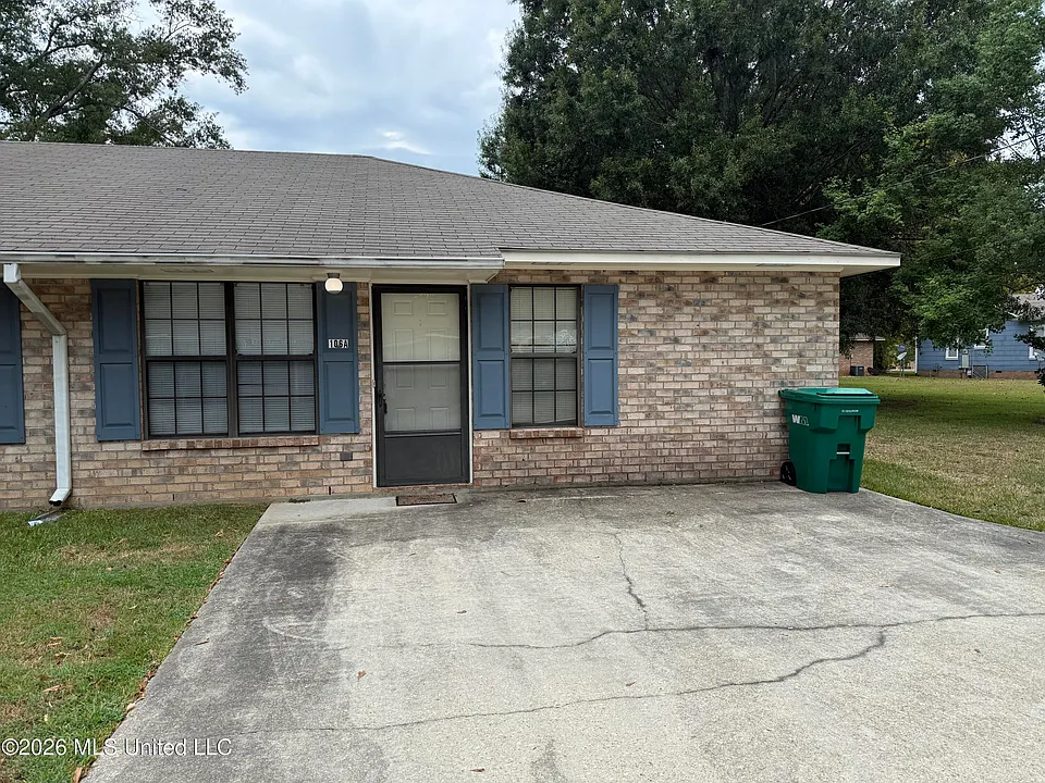 106 Harrison Dr #A