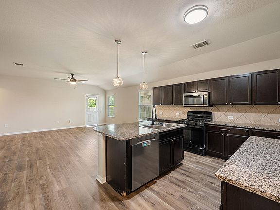 5th image of 533 Luna Vista Dr