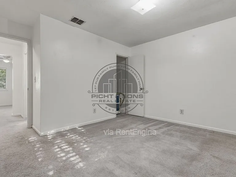 713 Pointe Ct — Photo 10